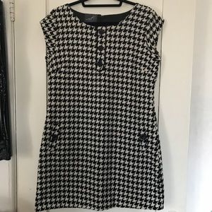 Knitted Dove Houndstooth Shift Dress